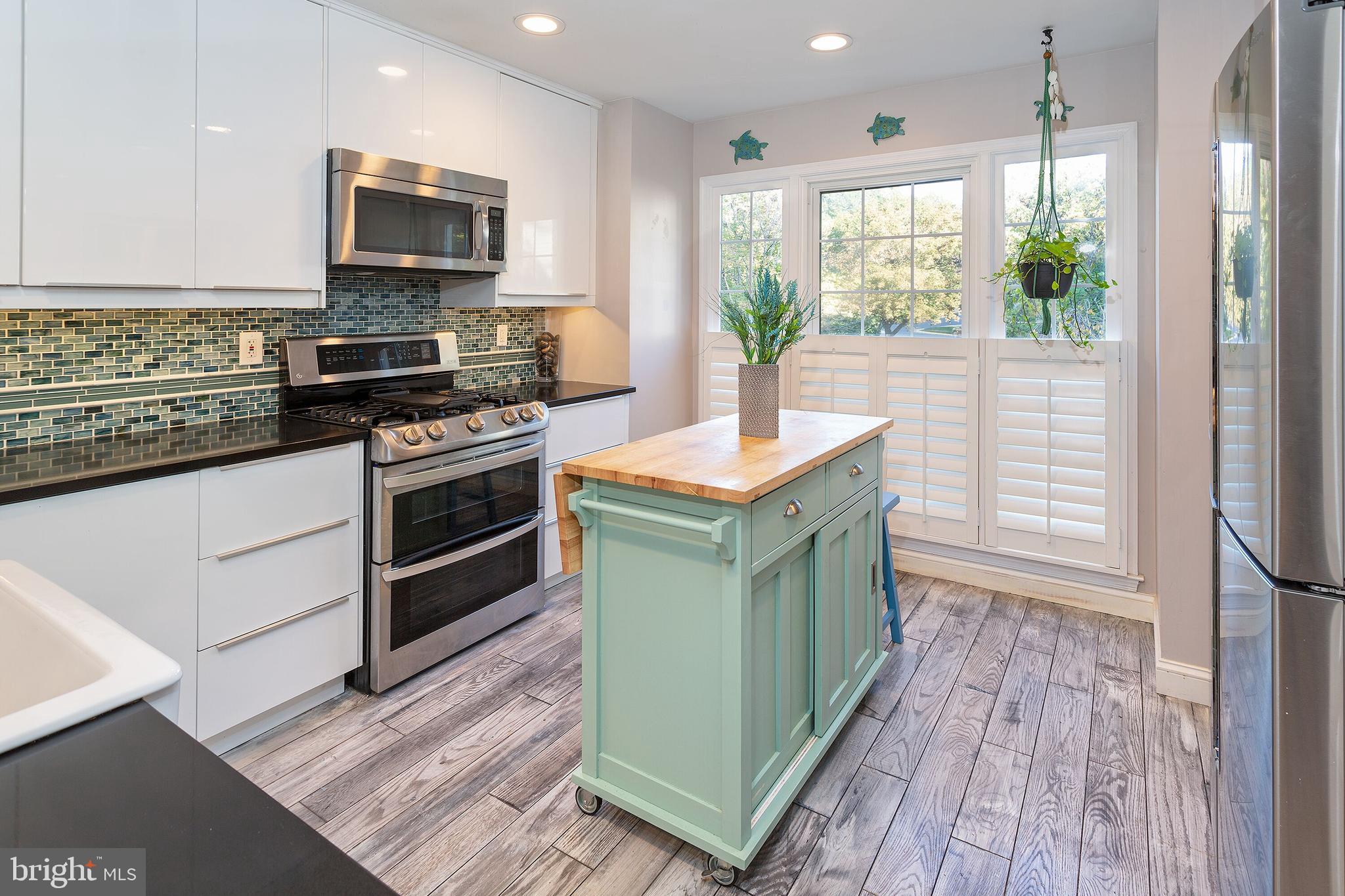 HALSTEAD GLEN - Residential