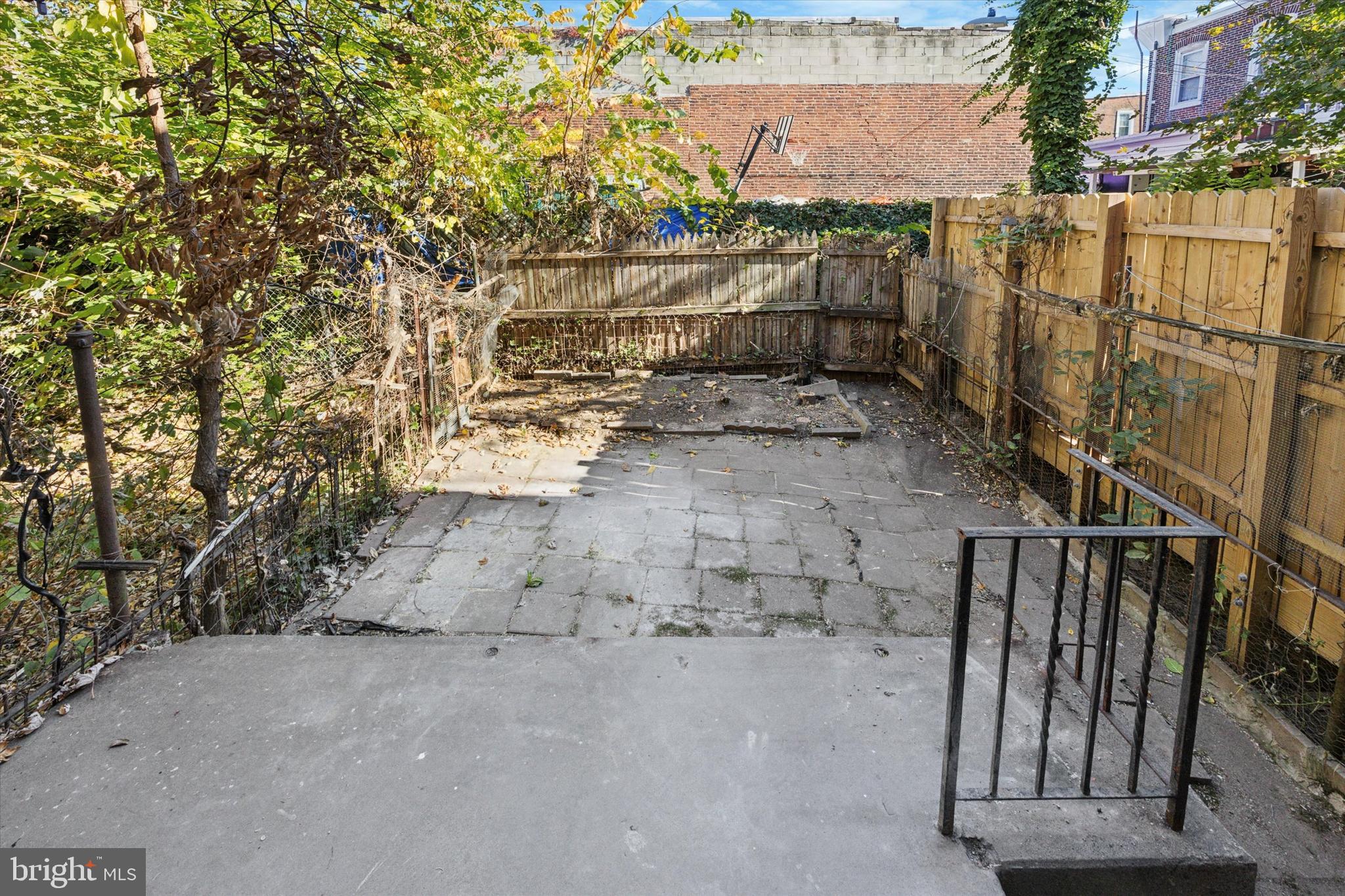 ELMWOOD PARK - Residential Lease