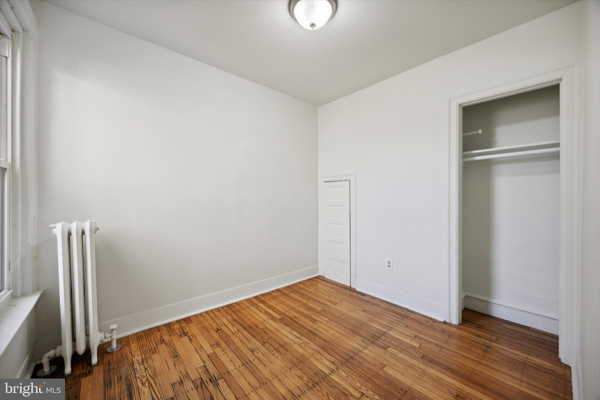 ELMWOOD PARK - Residential Lease