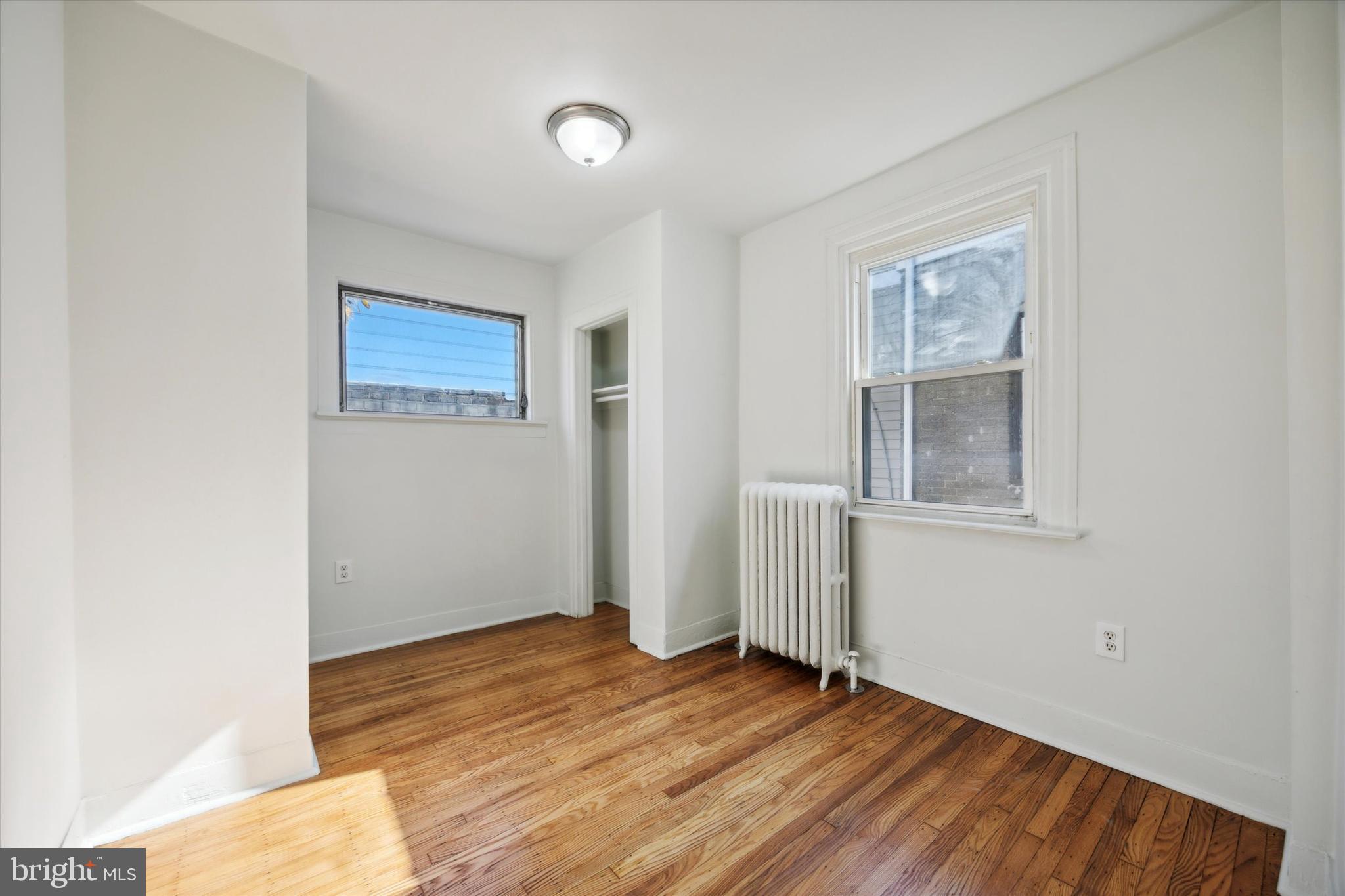 ELMWOOD PARK - Residential Lease