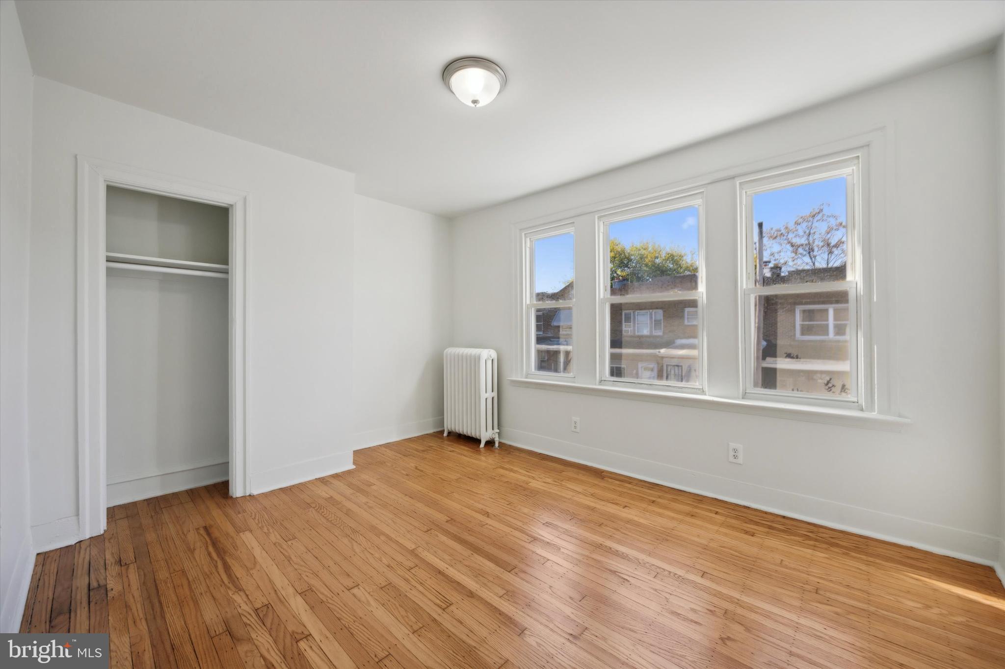 ELMWOOD PARK - Residential Lease