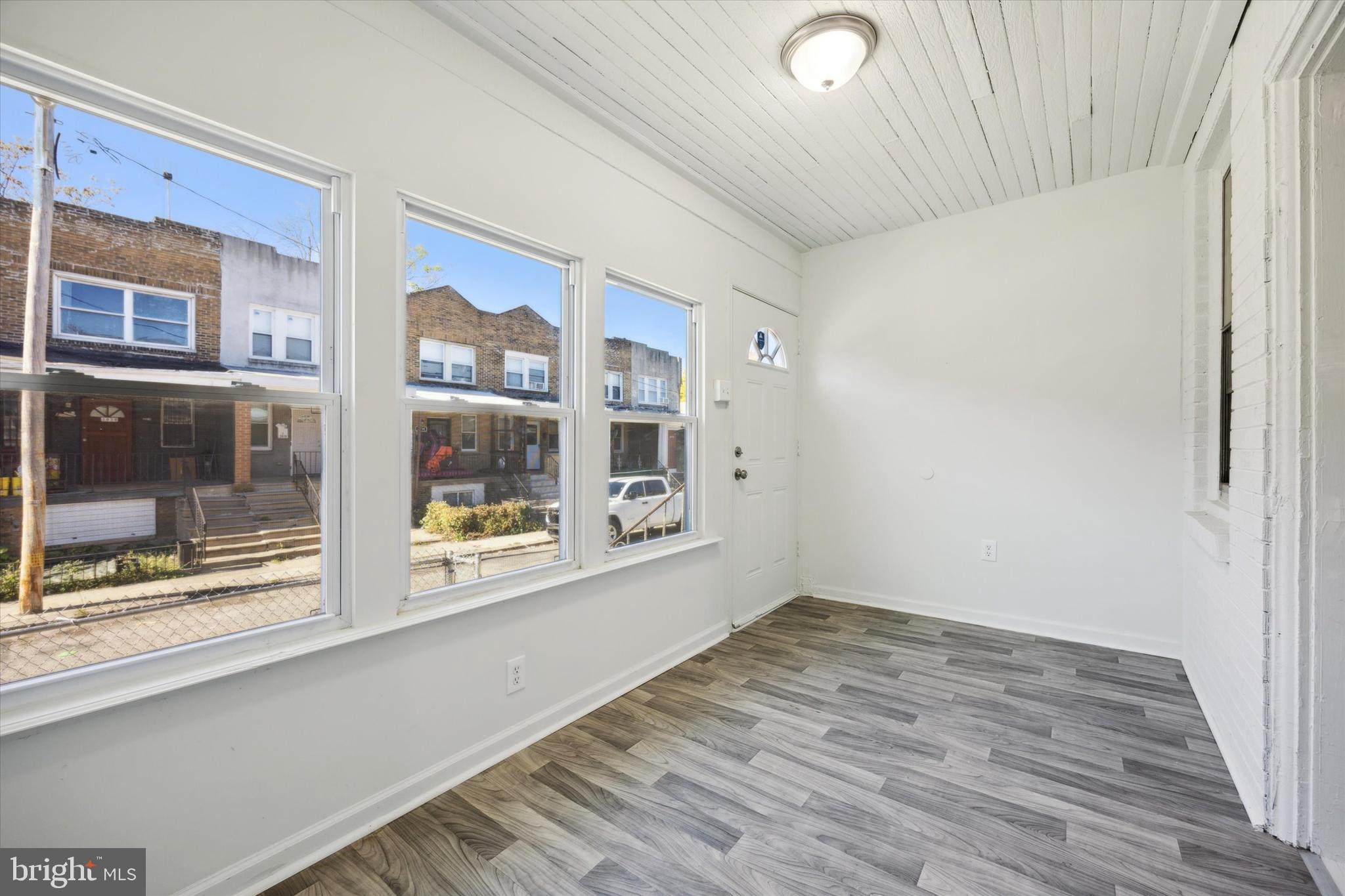 ELMWOOD PARK - Residential Lease