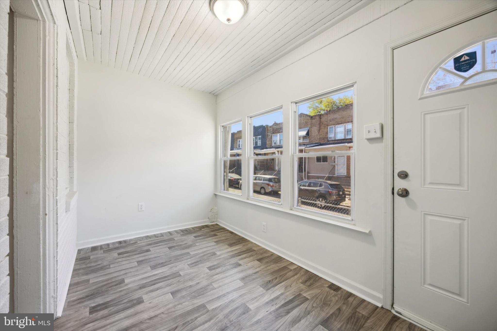 ELMWOOD PARK - Residential Lease