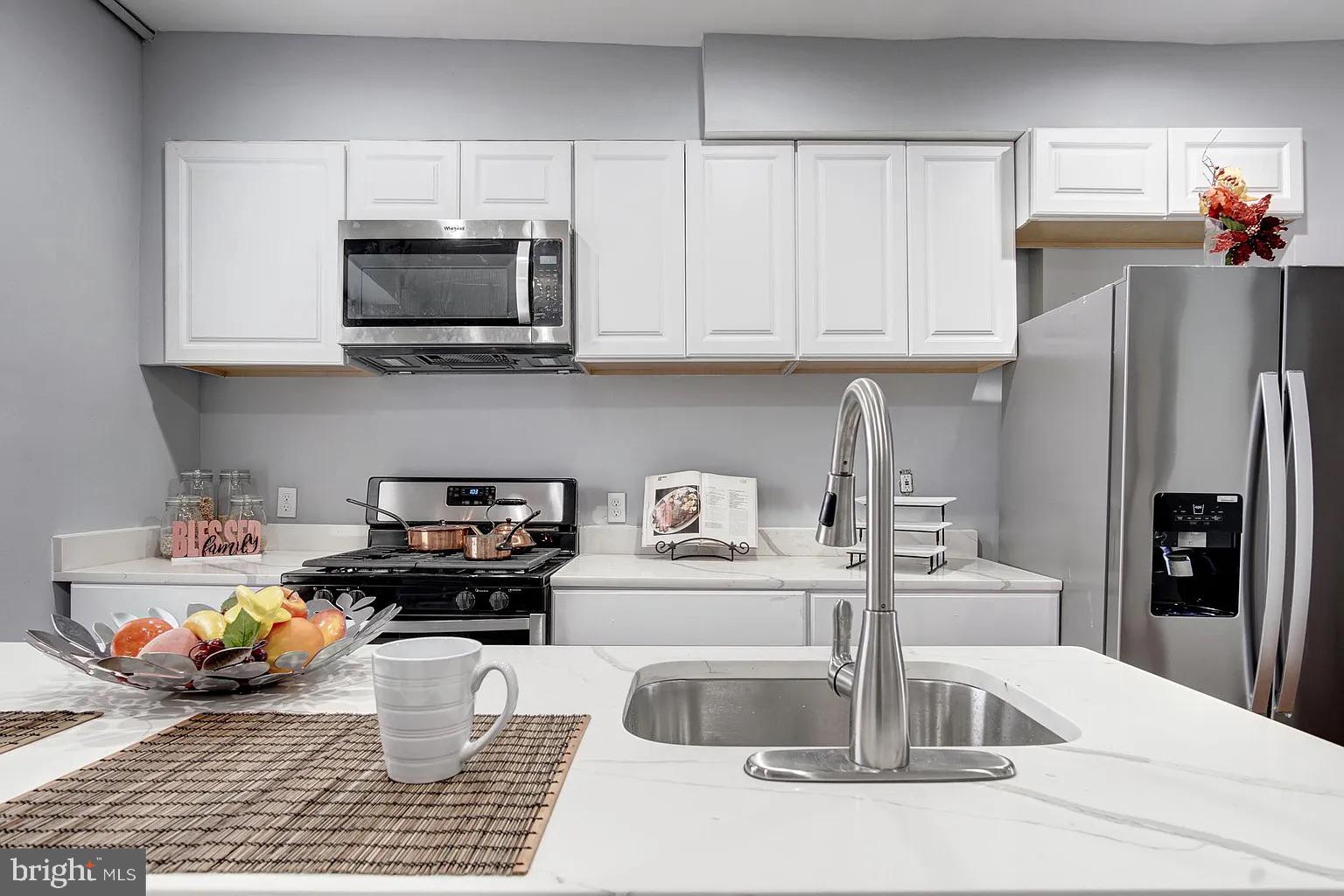 HIGHLANDTOWN - Residential Lease