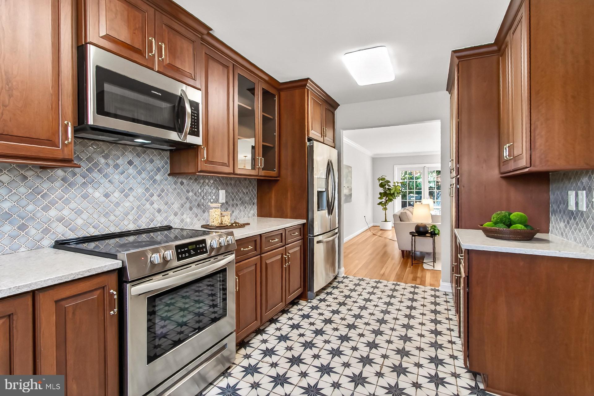 WESTMORELAND PLACE - Residential