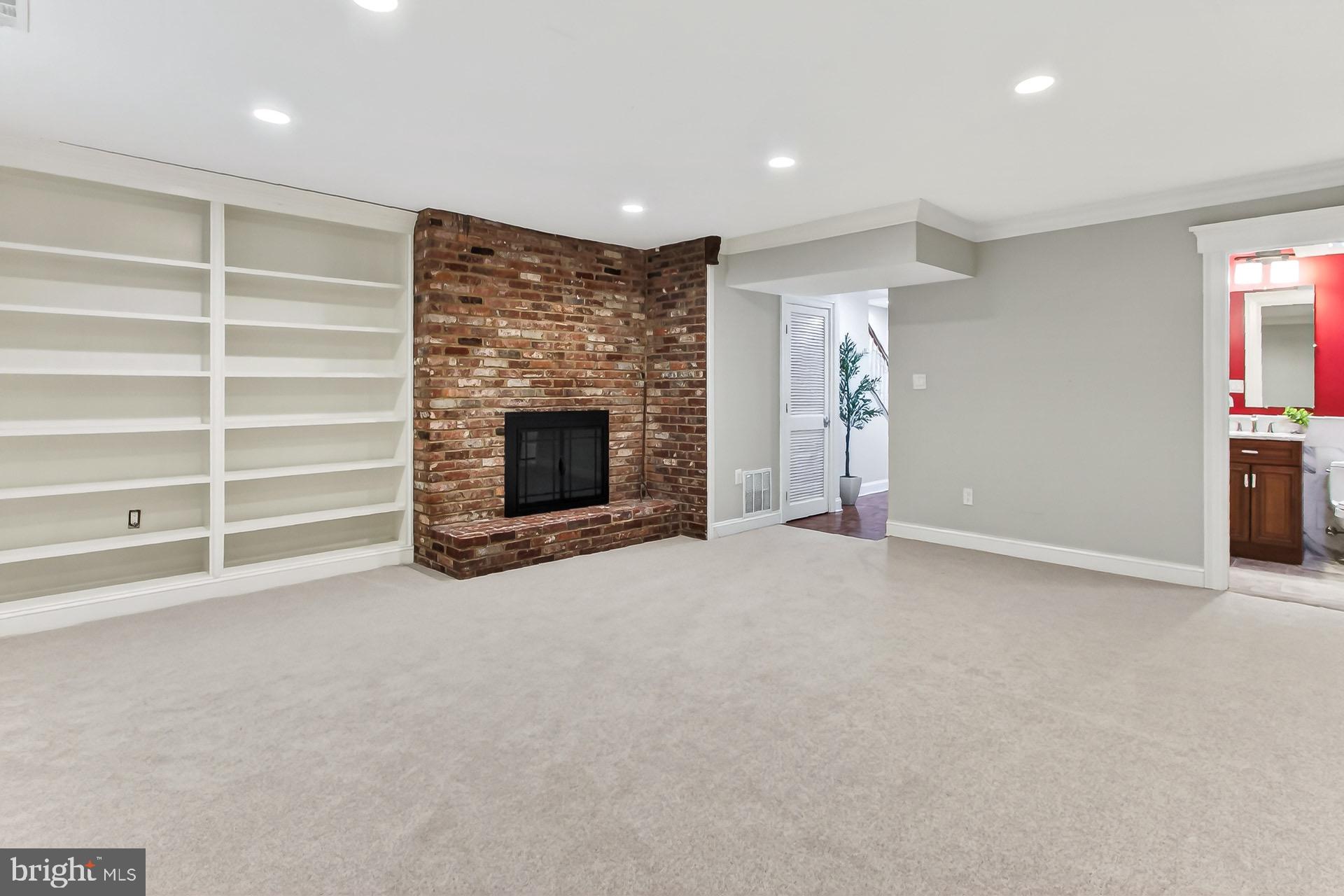 WESTMORELAND PLACE - Residential