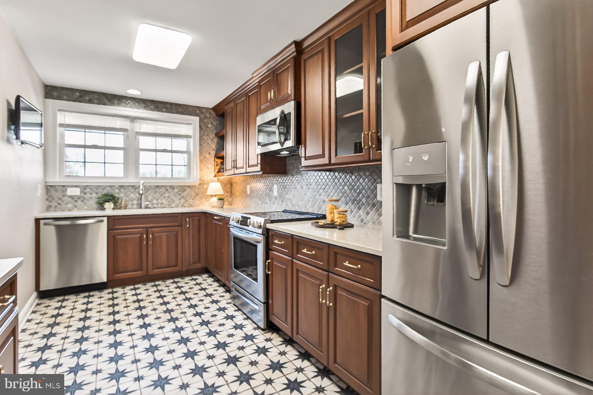 WESTMORELAND PLACE - Residential