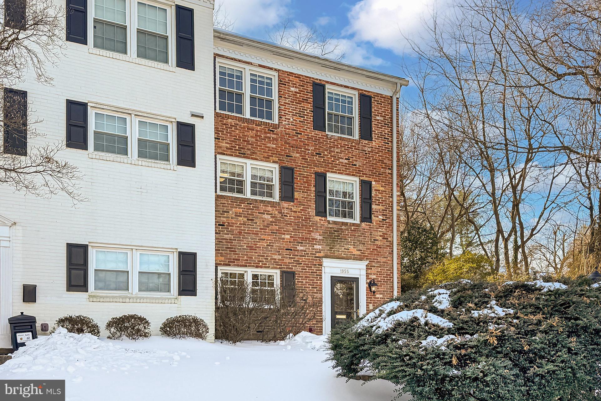 WESTMORELAND PLACE - Residential