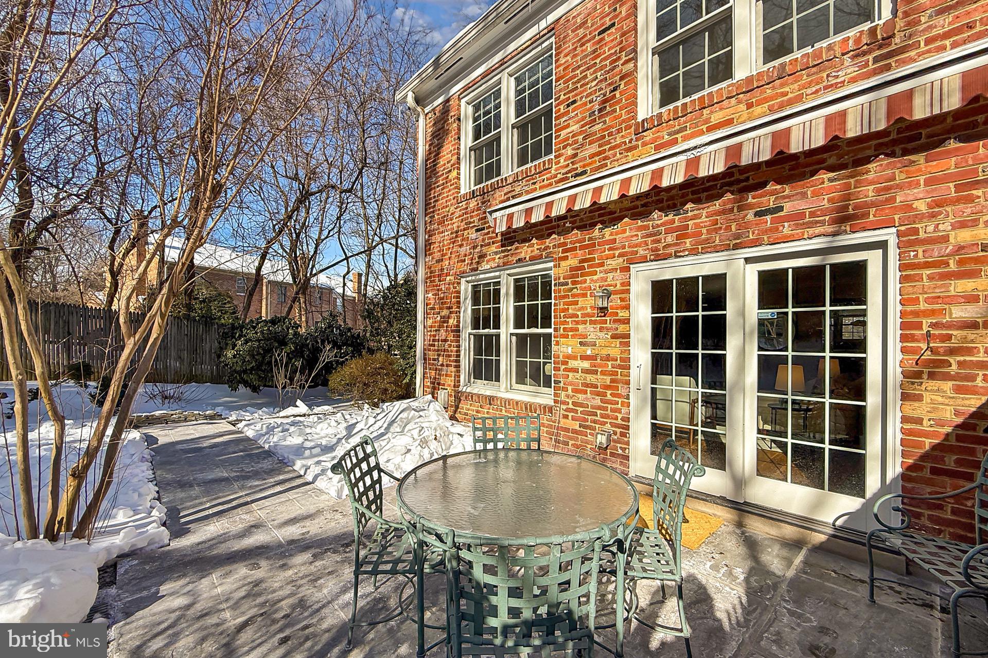 WESTMORELAND PLACE - Residential