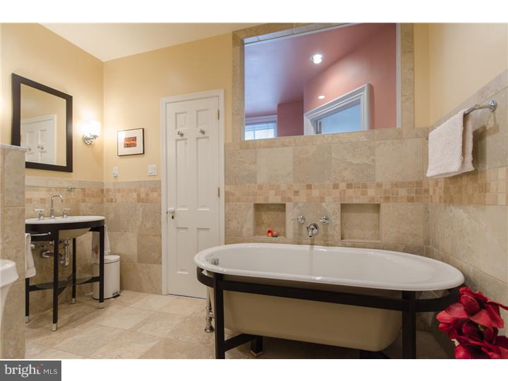 SOCIETY HILL - Residential