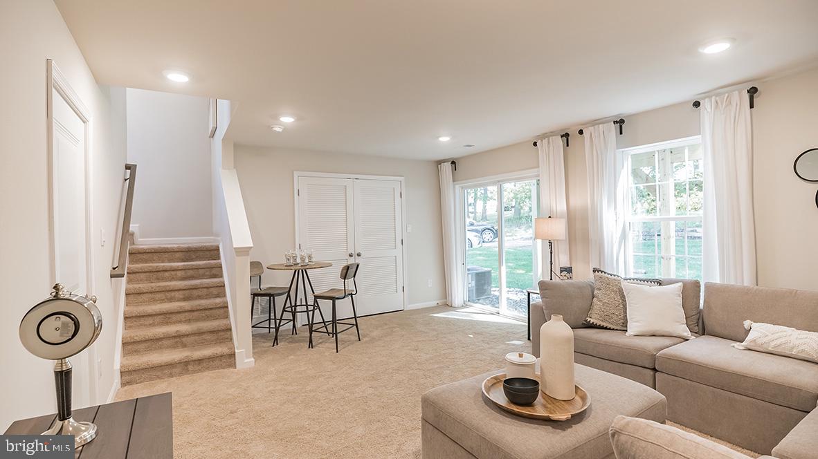 FOGELSVILLE - Residential