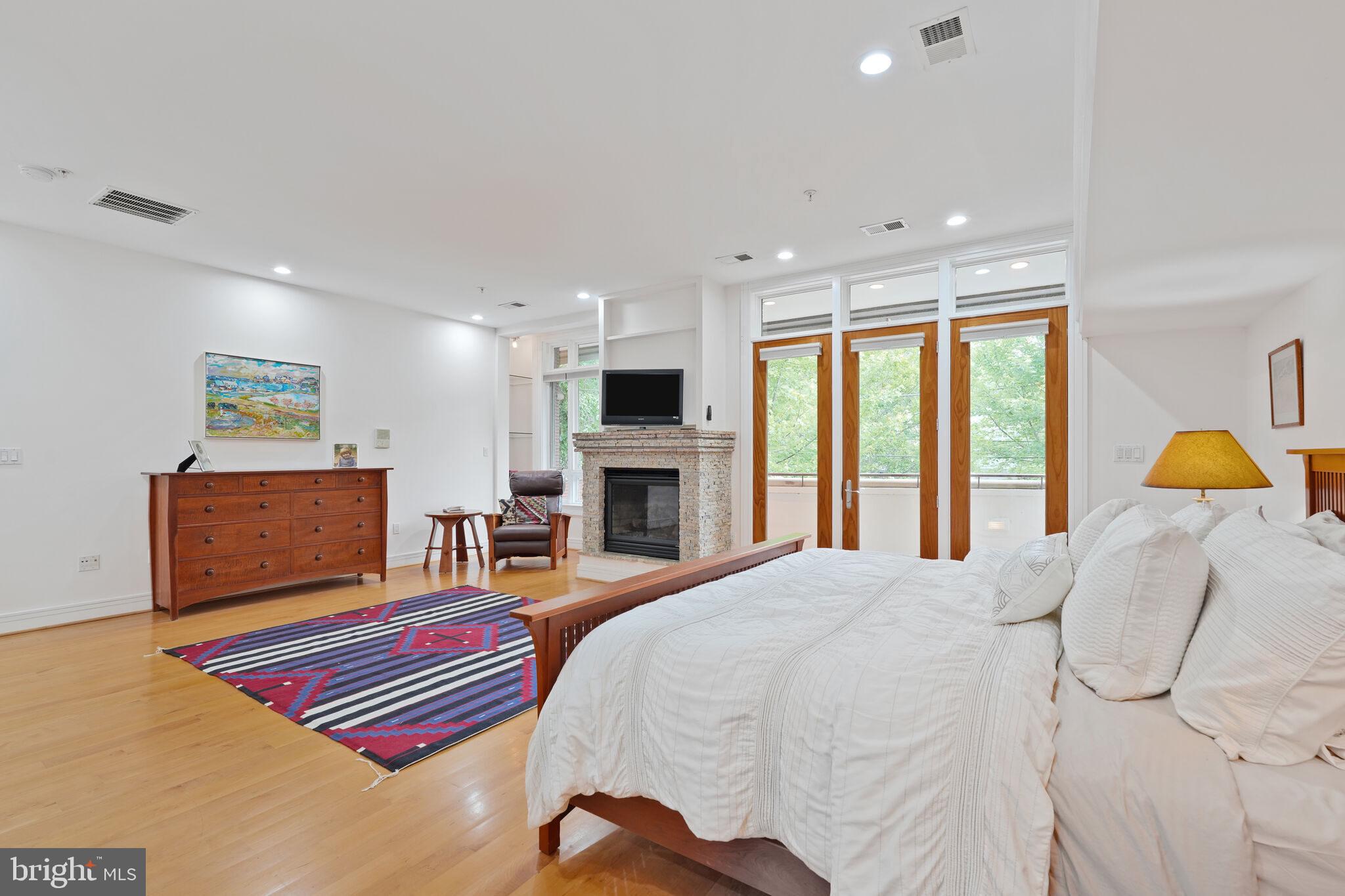 FOREST HILLS - Residential