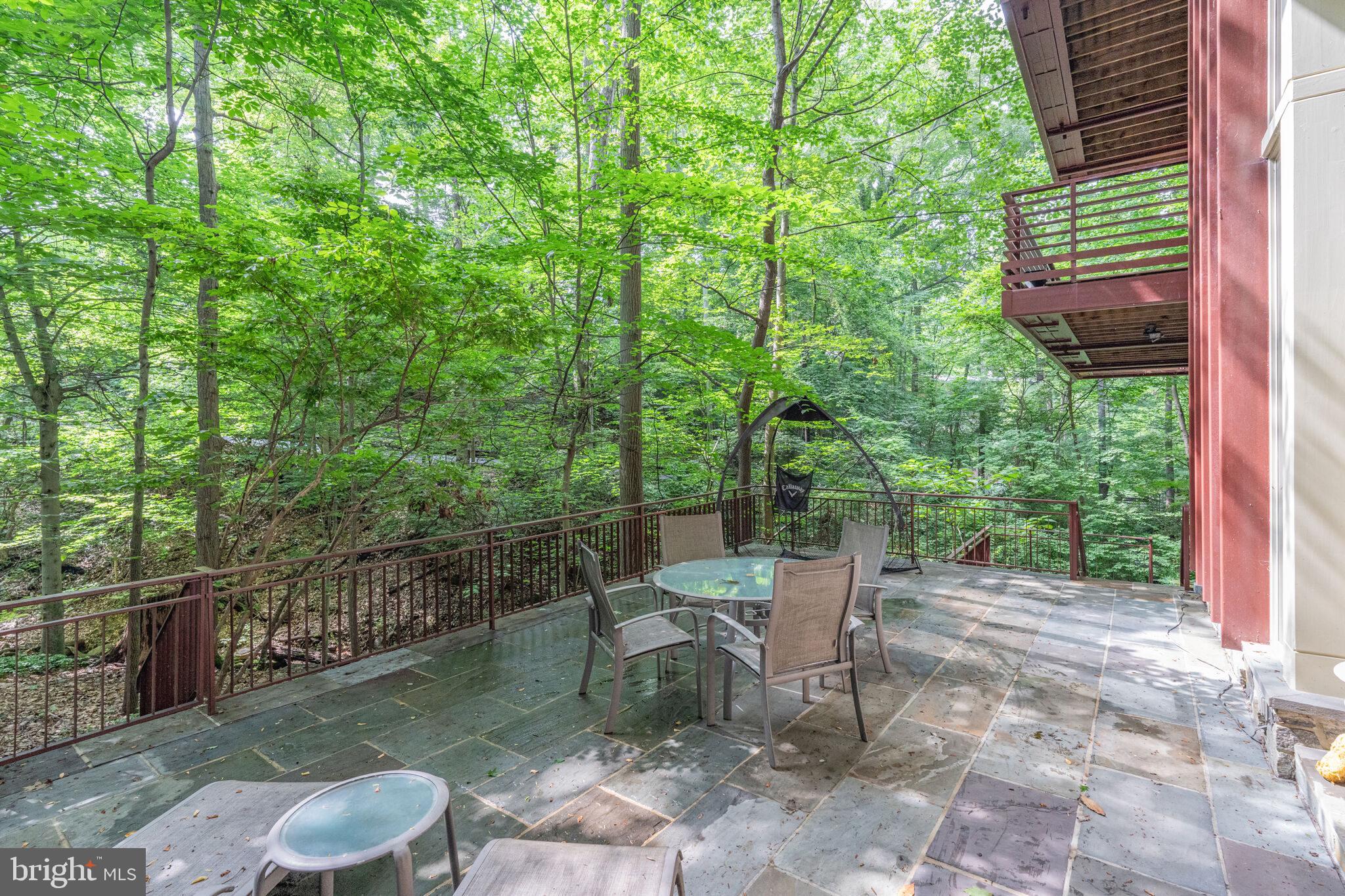 FOREST HILLS - Residential