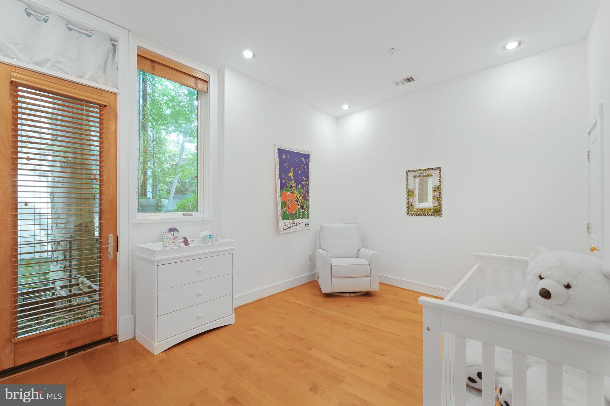 FOREST HILLS - Residential