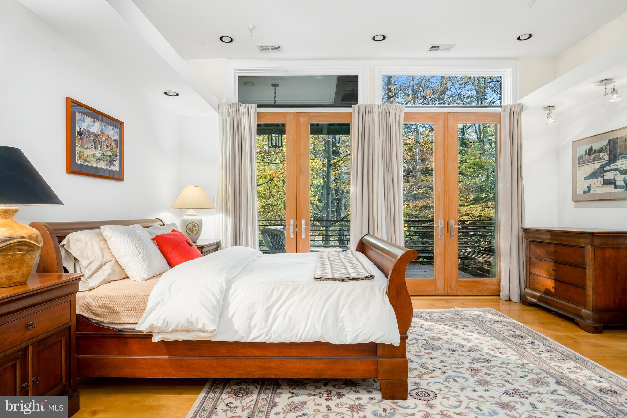 FOREST HILLS - Residential