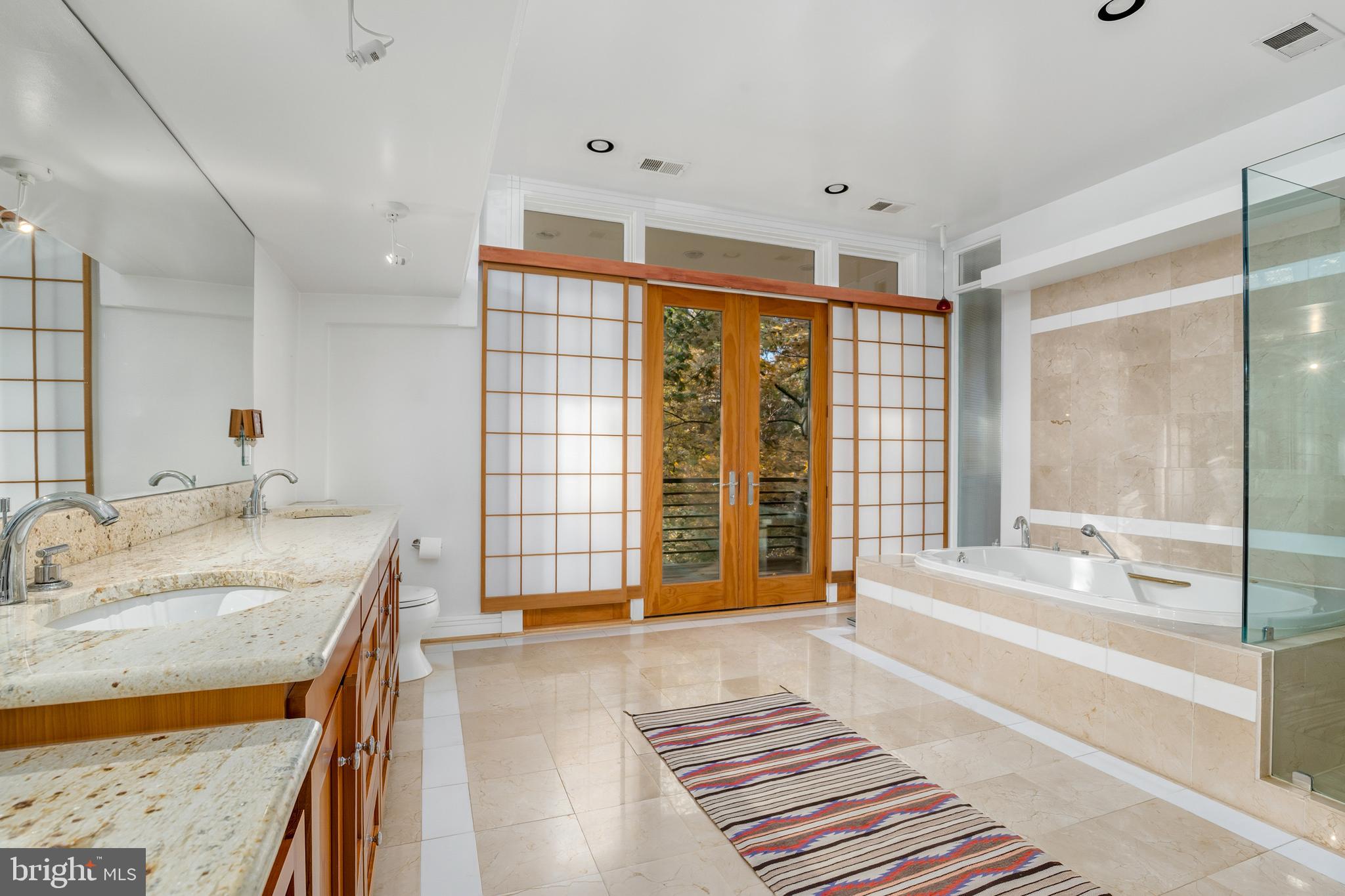 FOREST HILLS - Residential