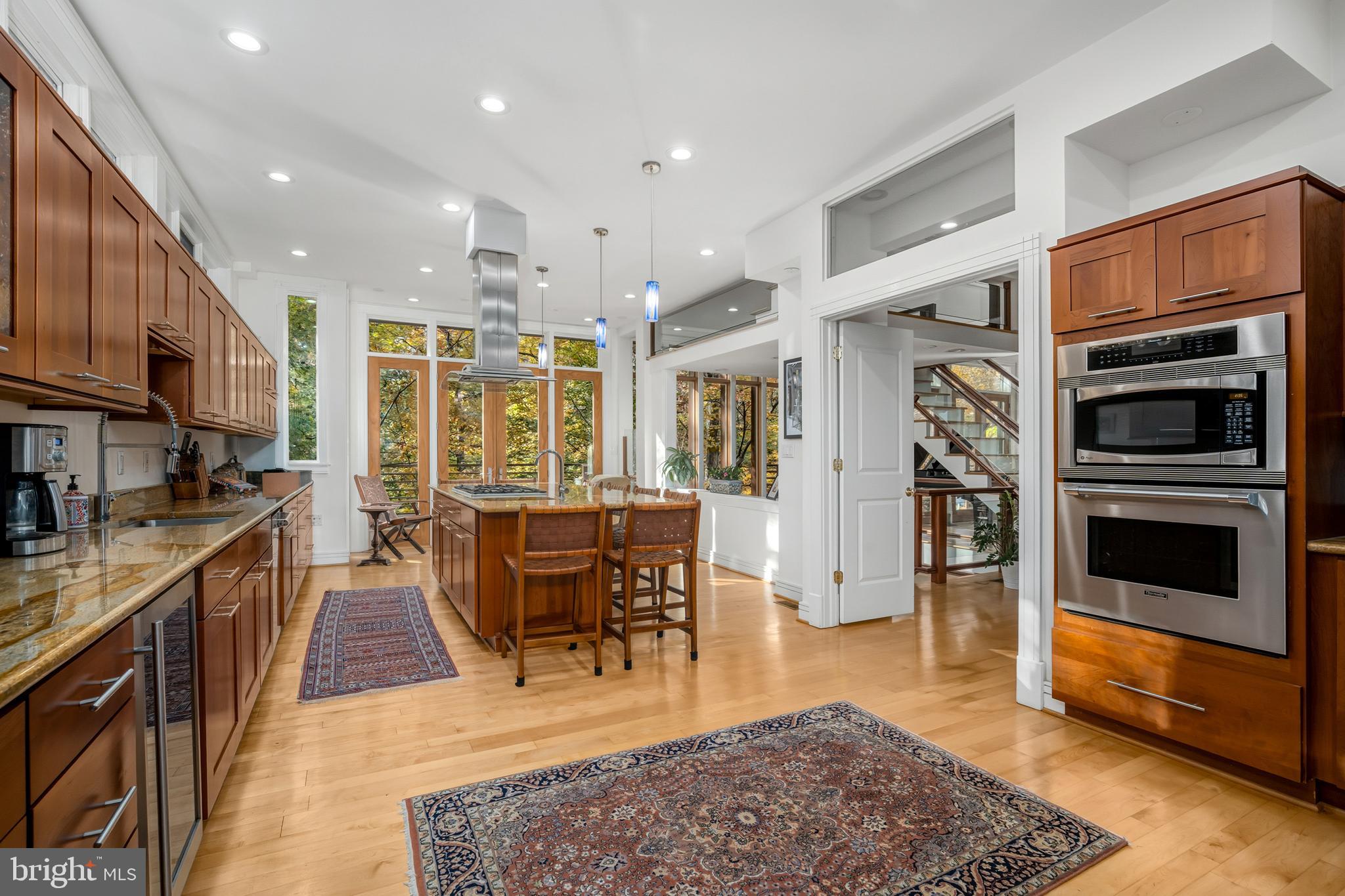 FOREST HILLS - Residential