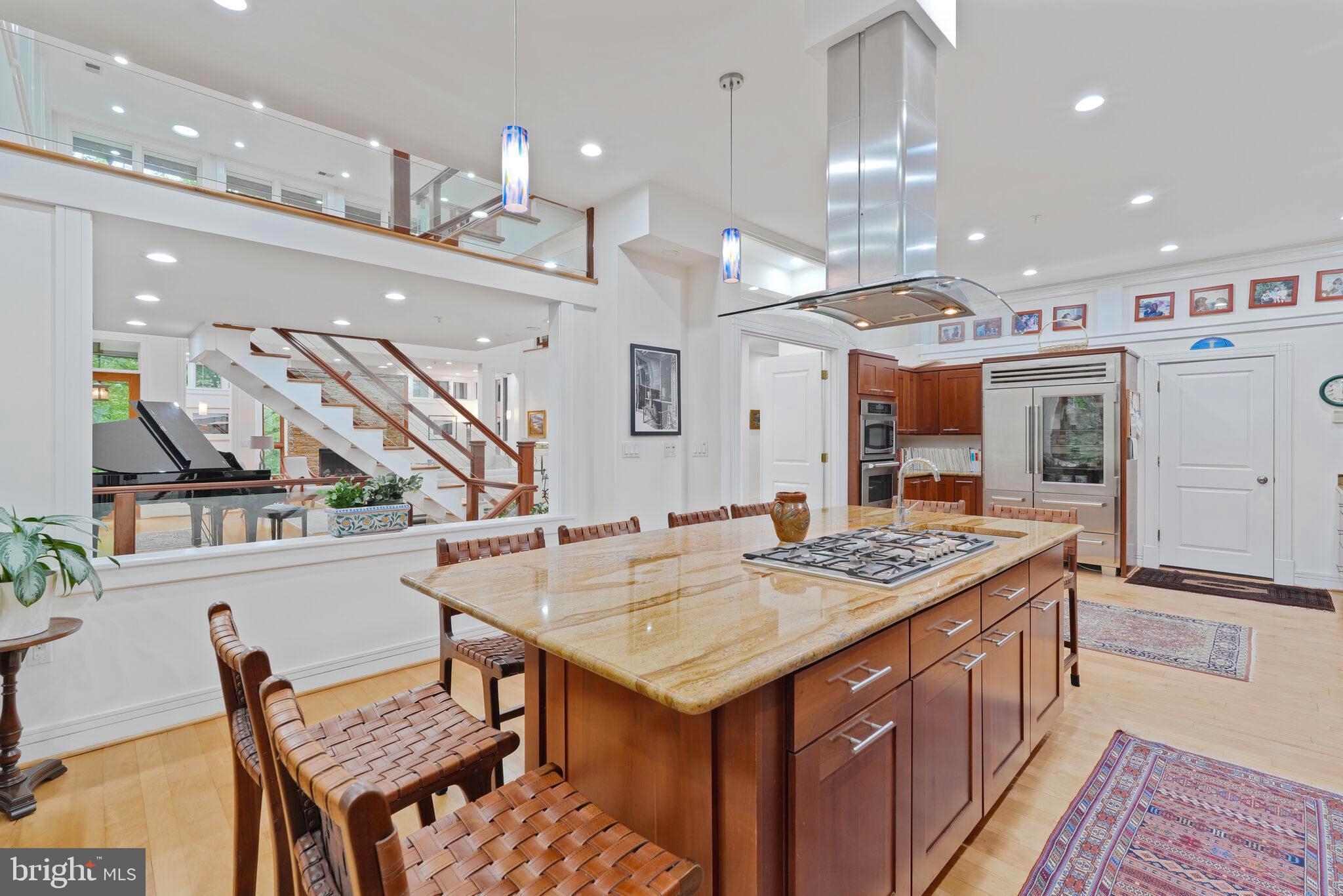 FOREST HILLS - Residential