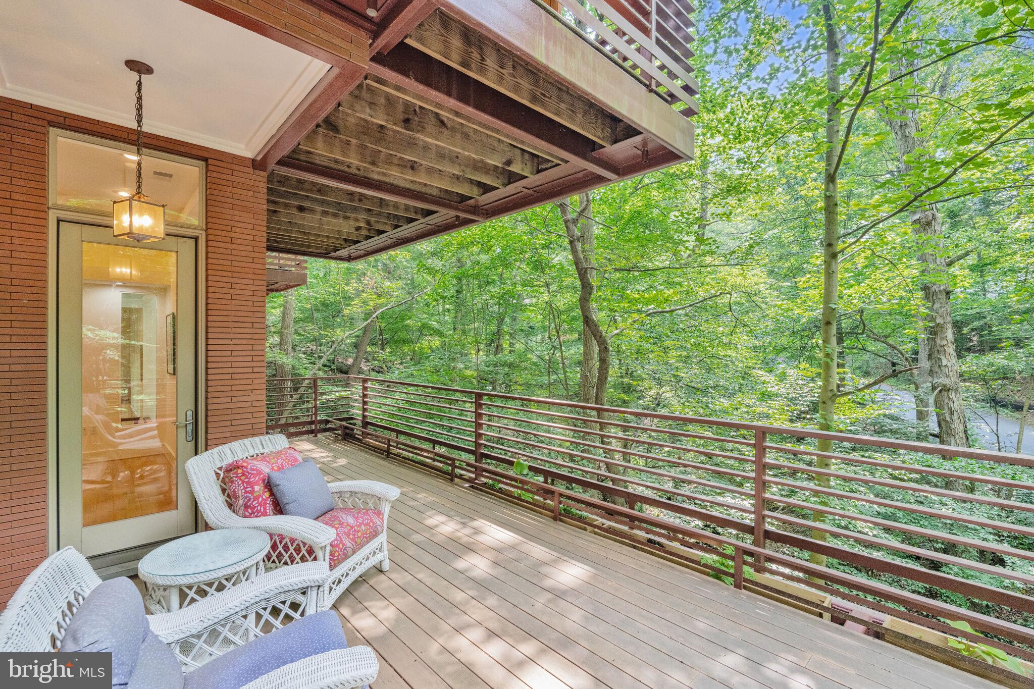 FOREST HILLS - Residential