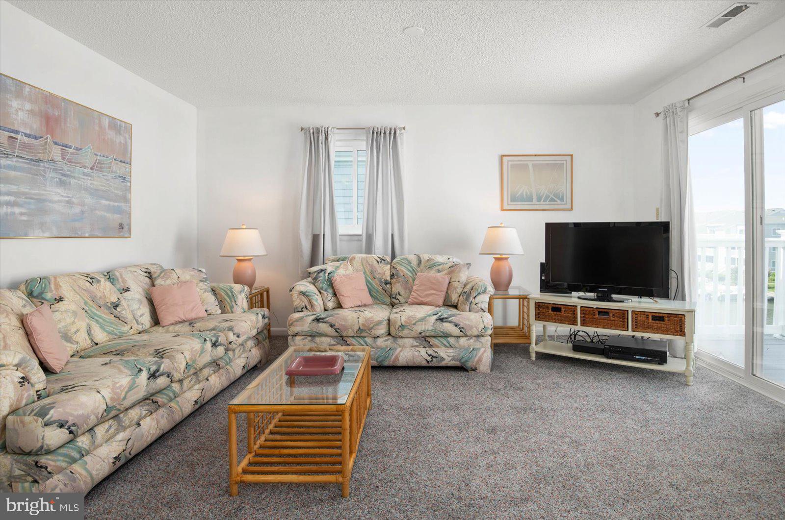 HIDDEN HARBOR - Residential