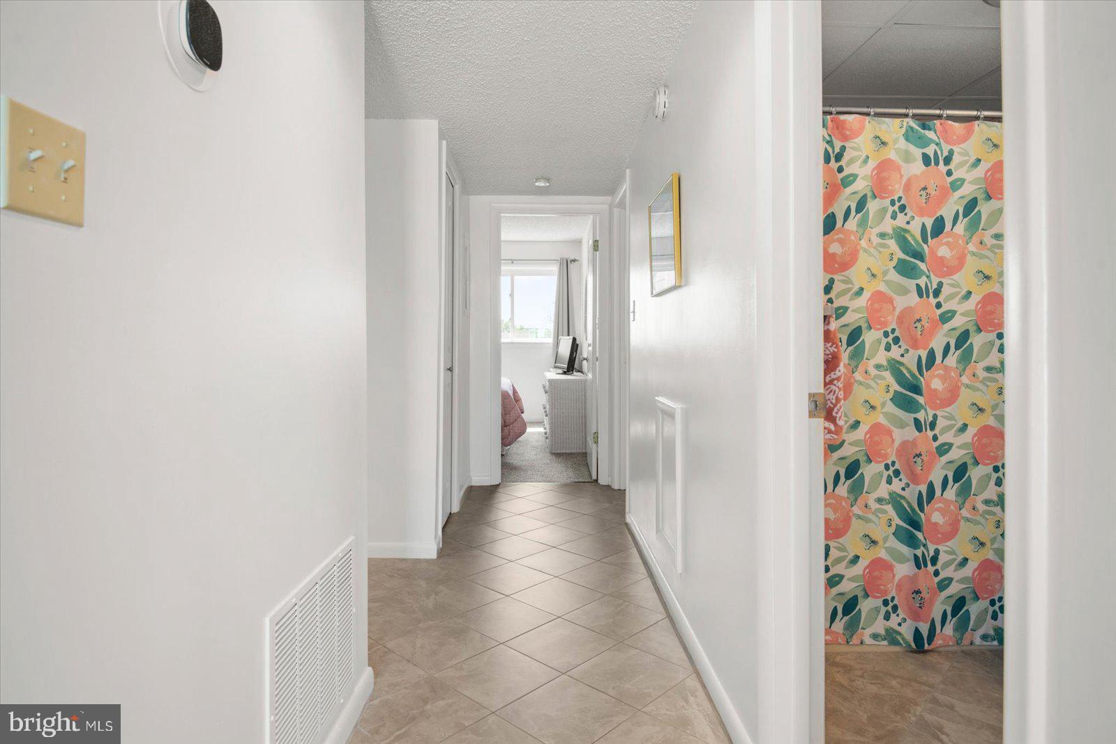 HIDDEN HARBOR - Residential