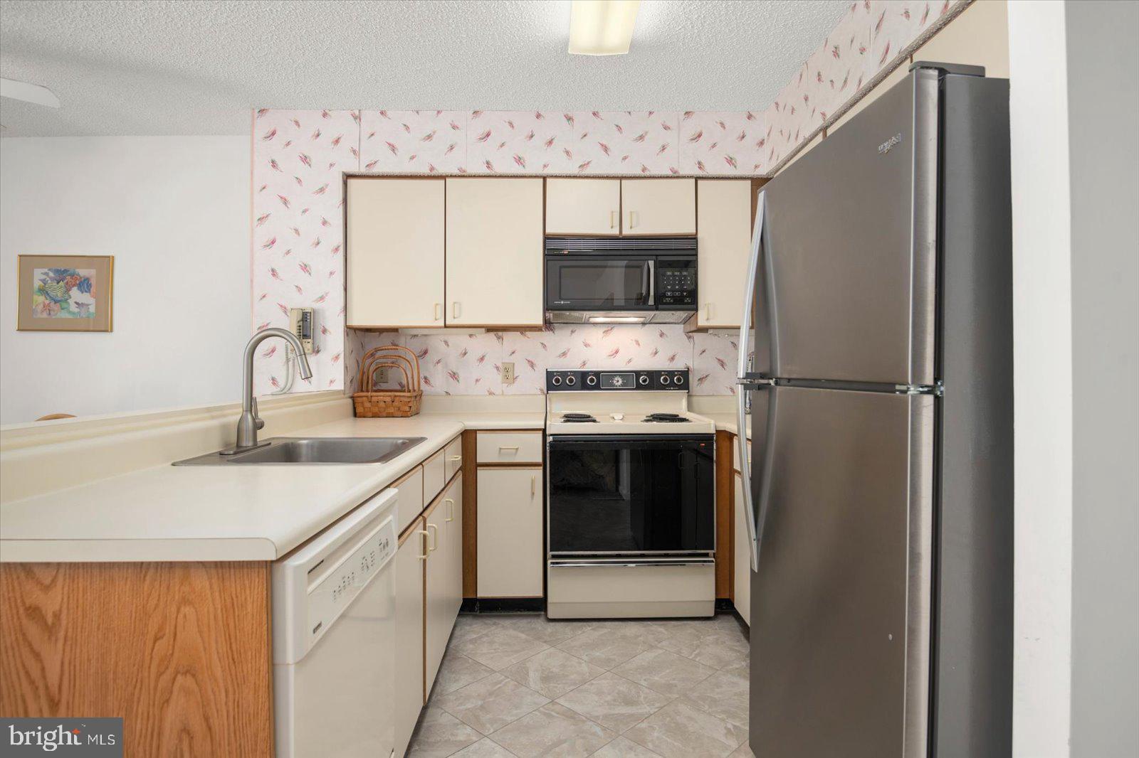 HIDDEN HARBOR - Residential