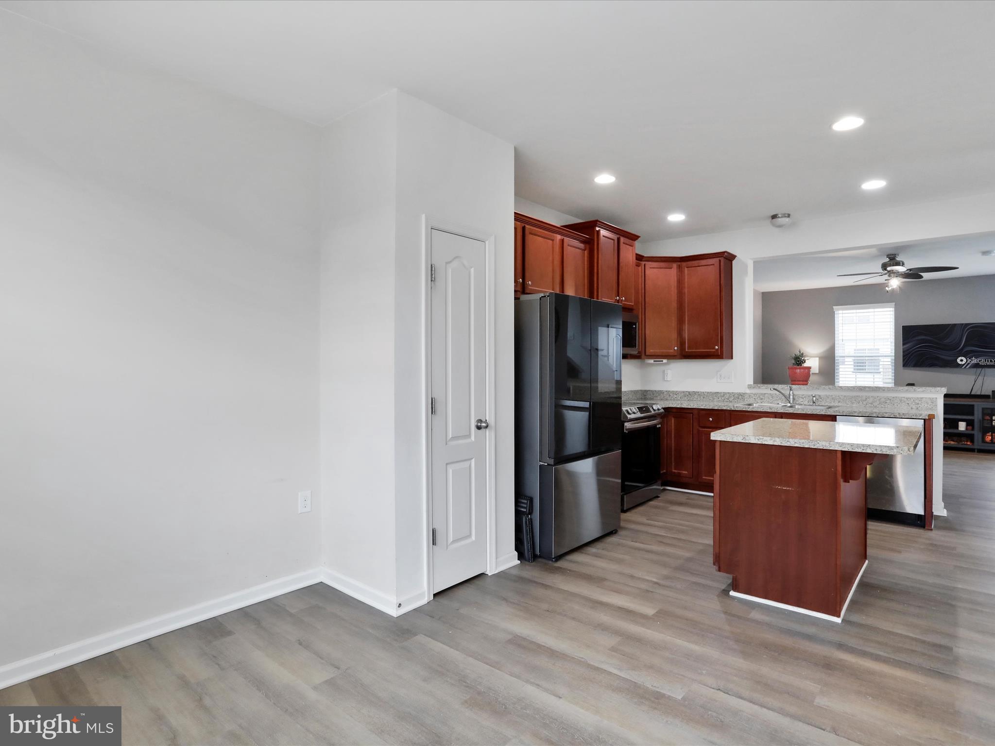 RIVERSIDE VILLAGES - Residential