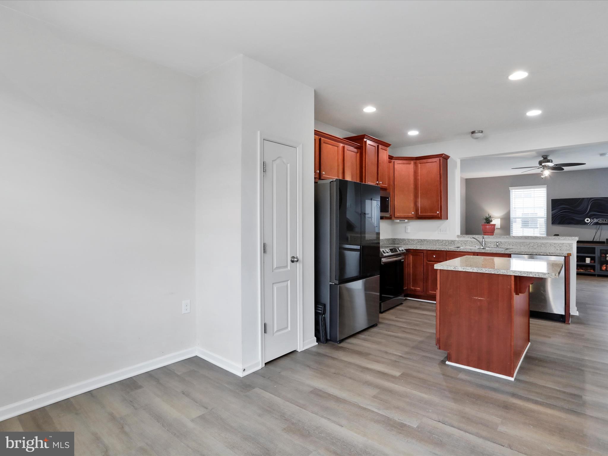 RIVERSIDE VILLAGES - Residential