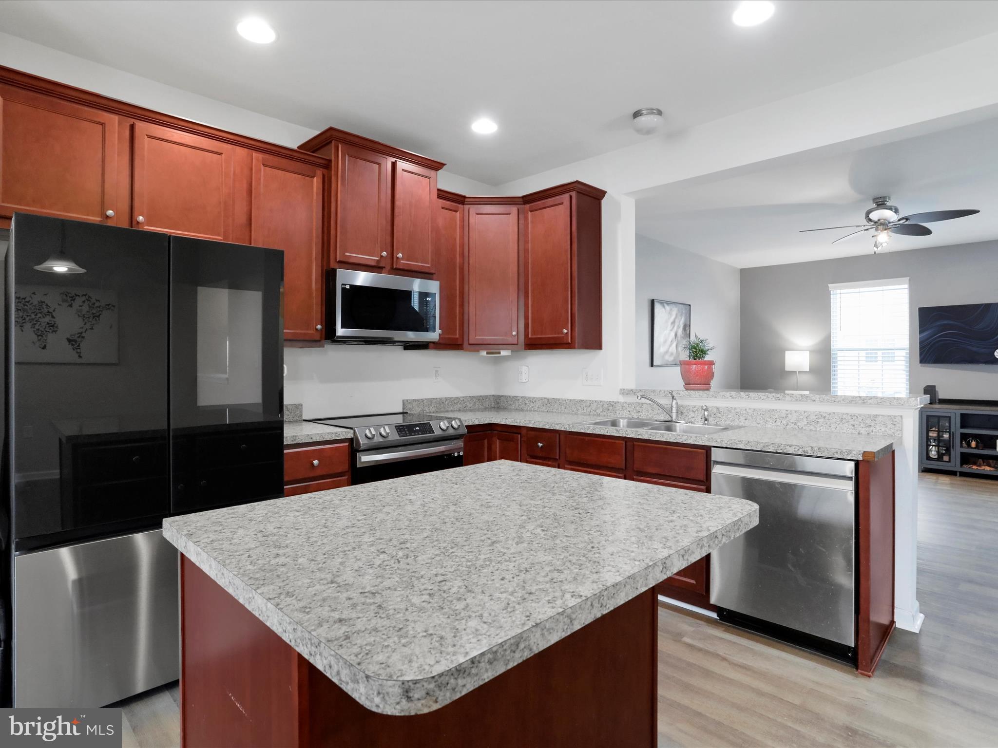 RIVERSIDE VILLAGES - Residential