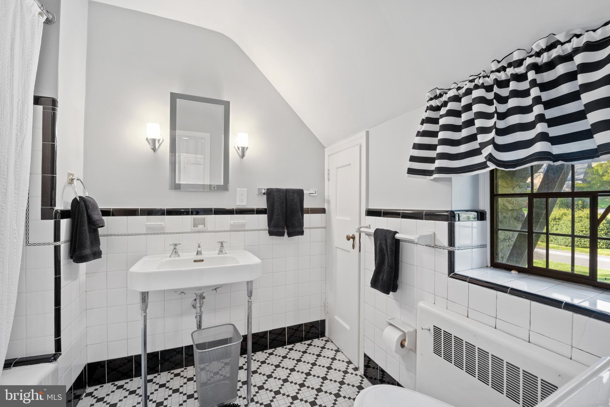 WALLINGFORD HILLS - Residential