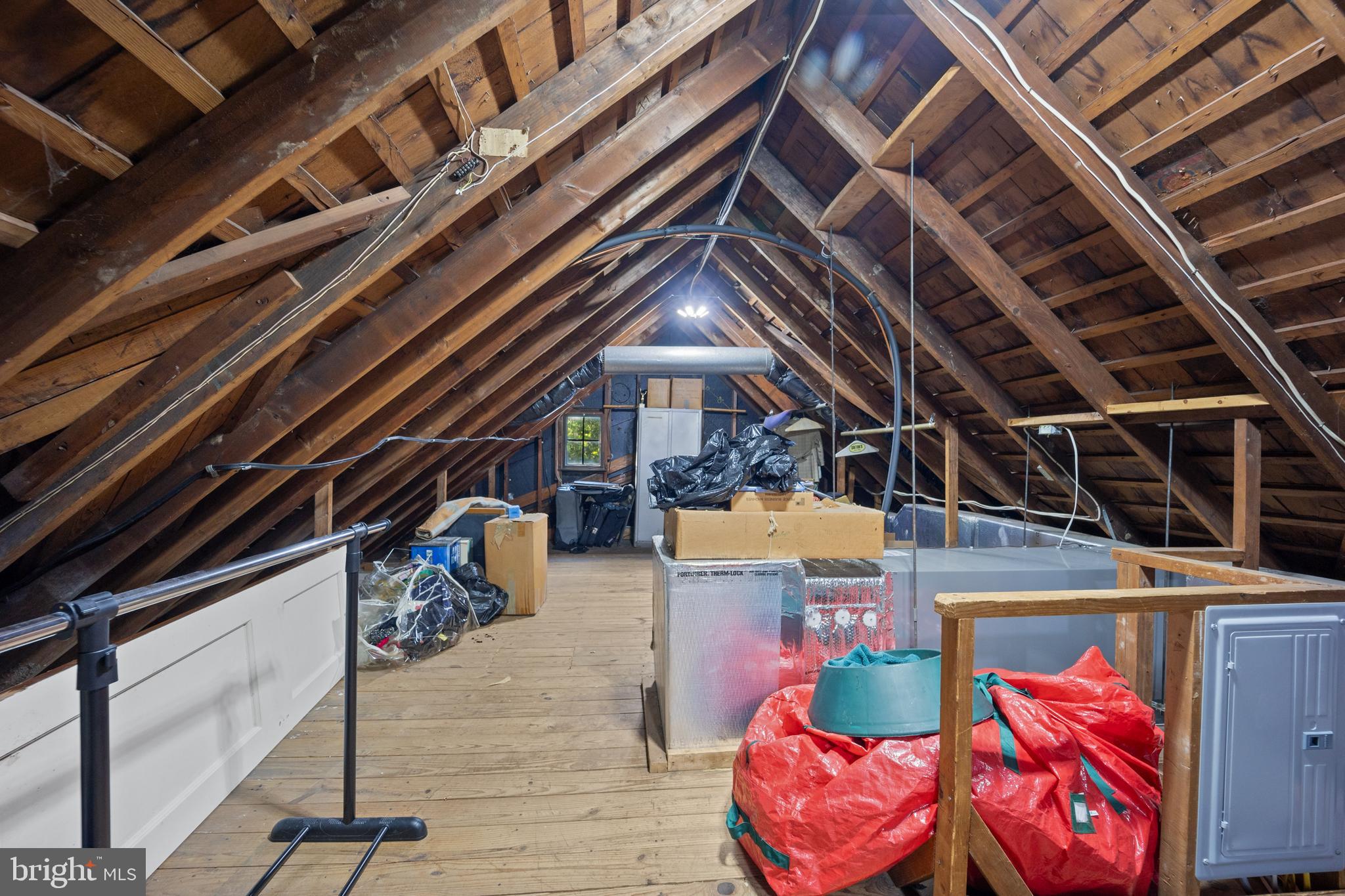 WALLINGFORD HILLS - Residential