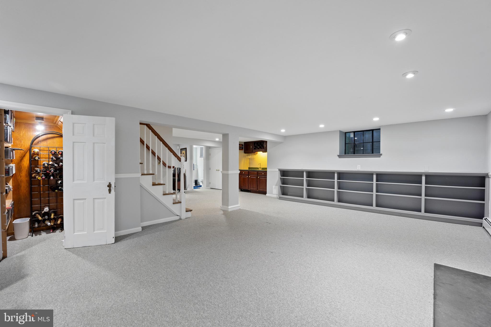 WALLINGFORD HILLS - Residential