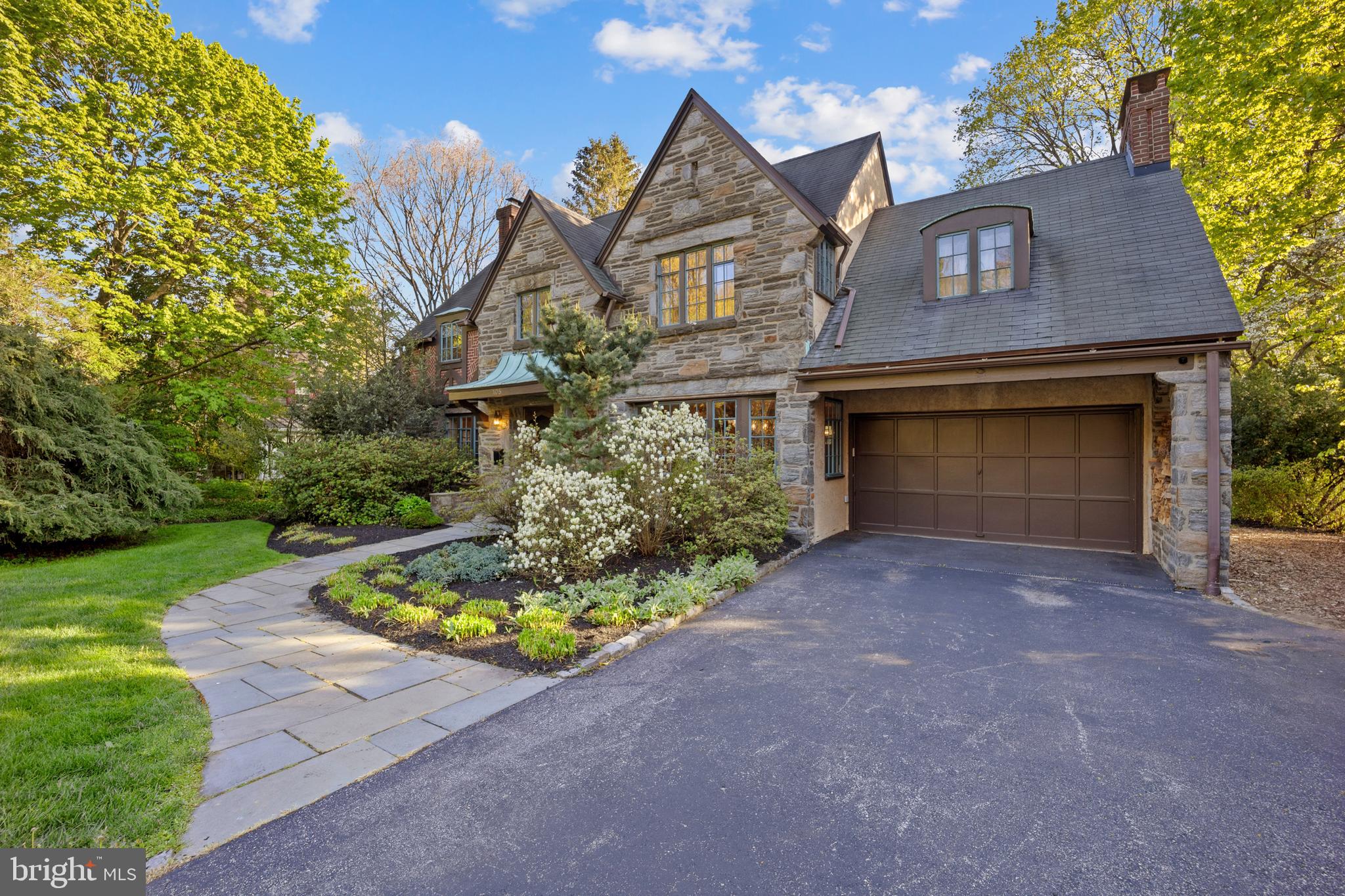 WALLINGFORD HILLS - Residential