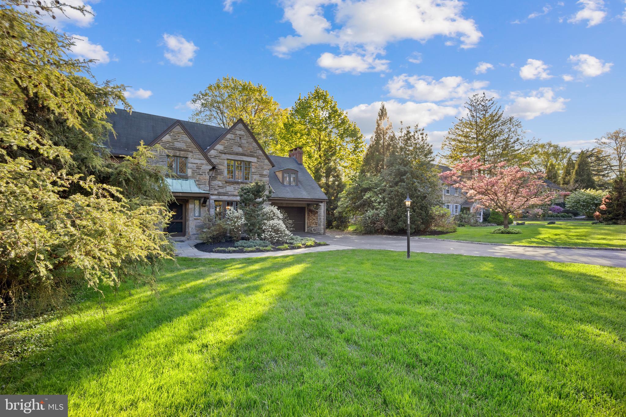 WALLINGFORD HILLS - Residential