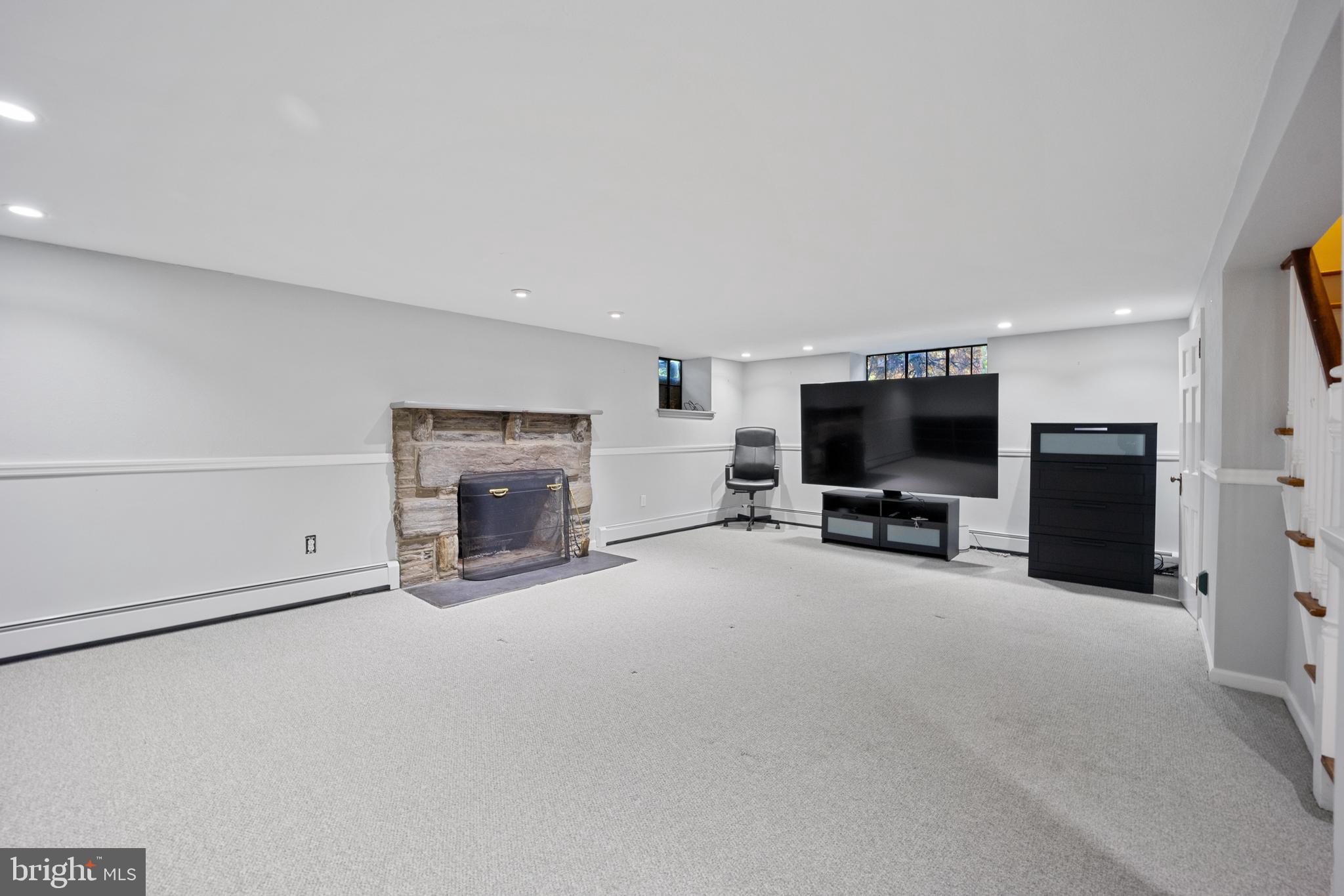 WALLINGFORD HILLS - Residential