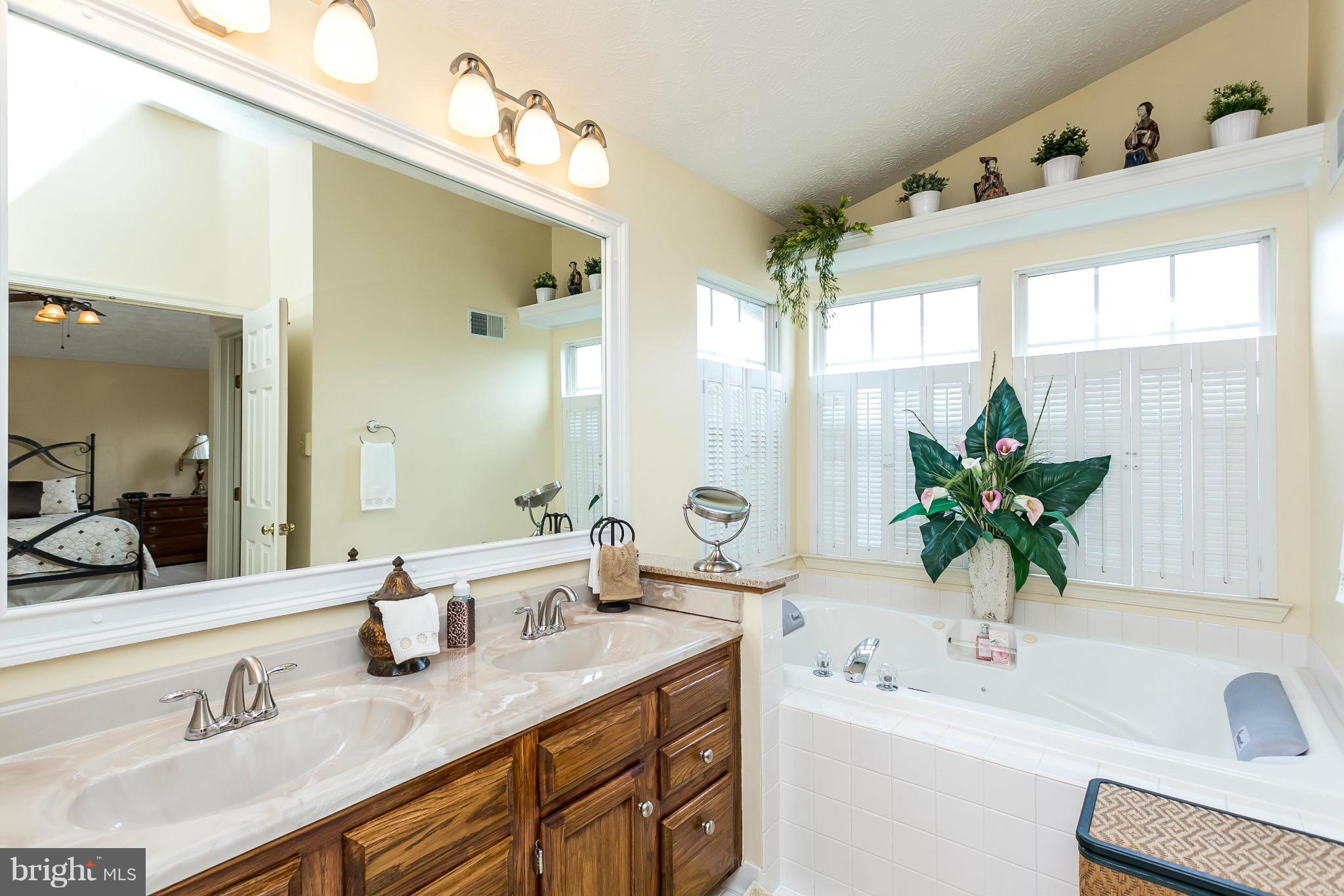 CHAPMAN FARM AT CROFTON - Residential