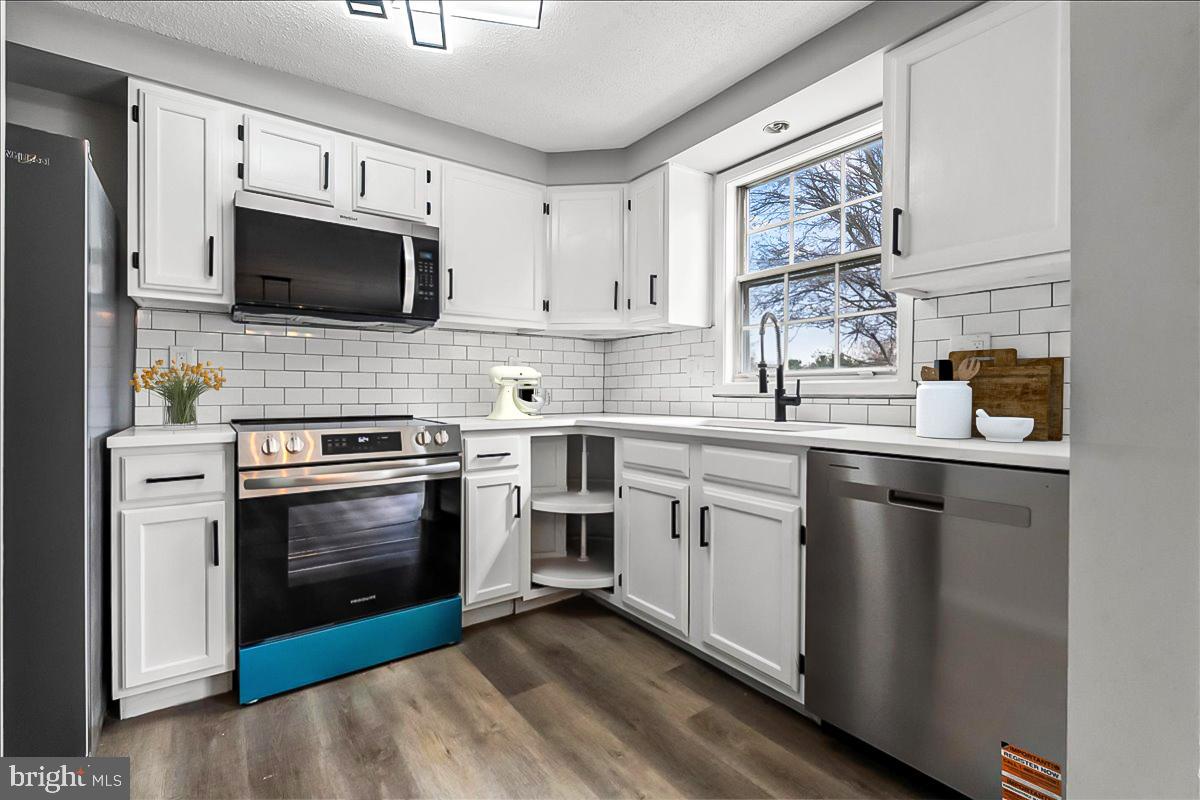 ROLLING MEADOWS - Residential