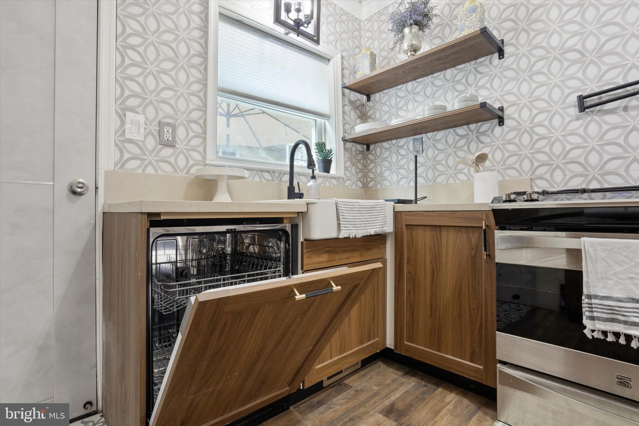 POINT BREEZE - Residential