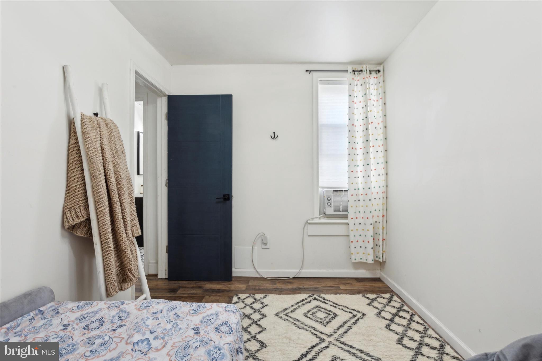 POINT BREEZE - Residential