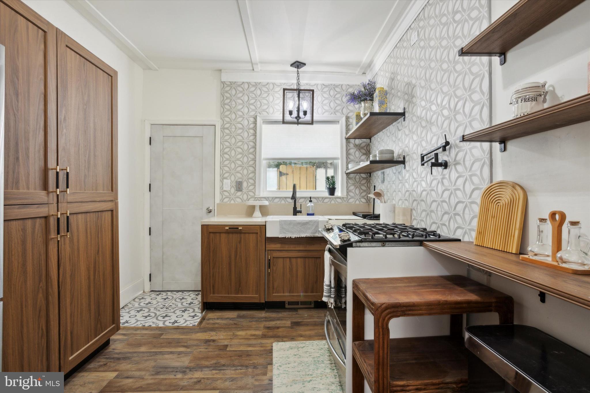 POINT BREEZE - Residential