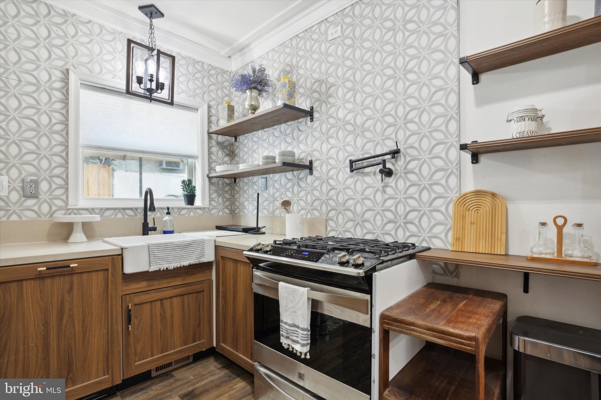 POINT BREEZE - Residential