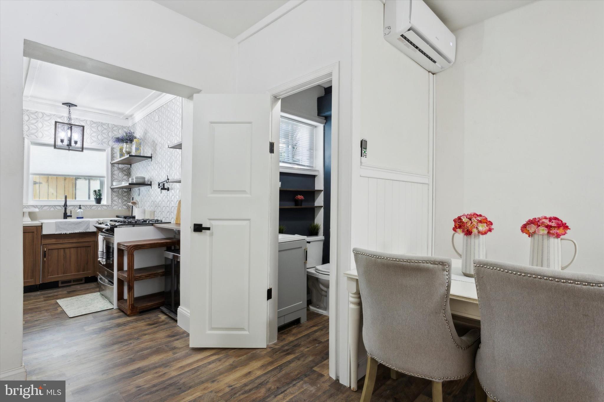 POINT BREEZE - Residential