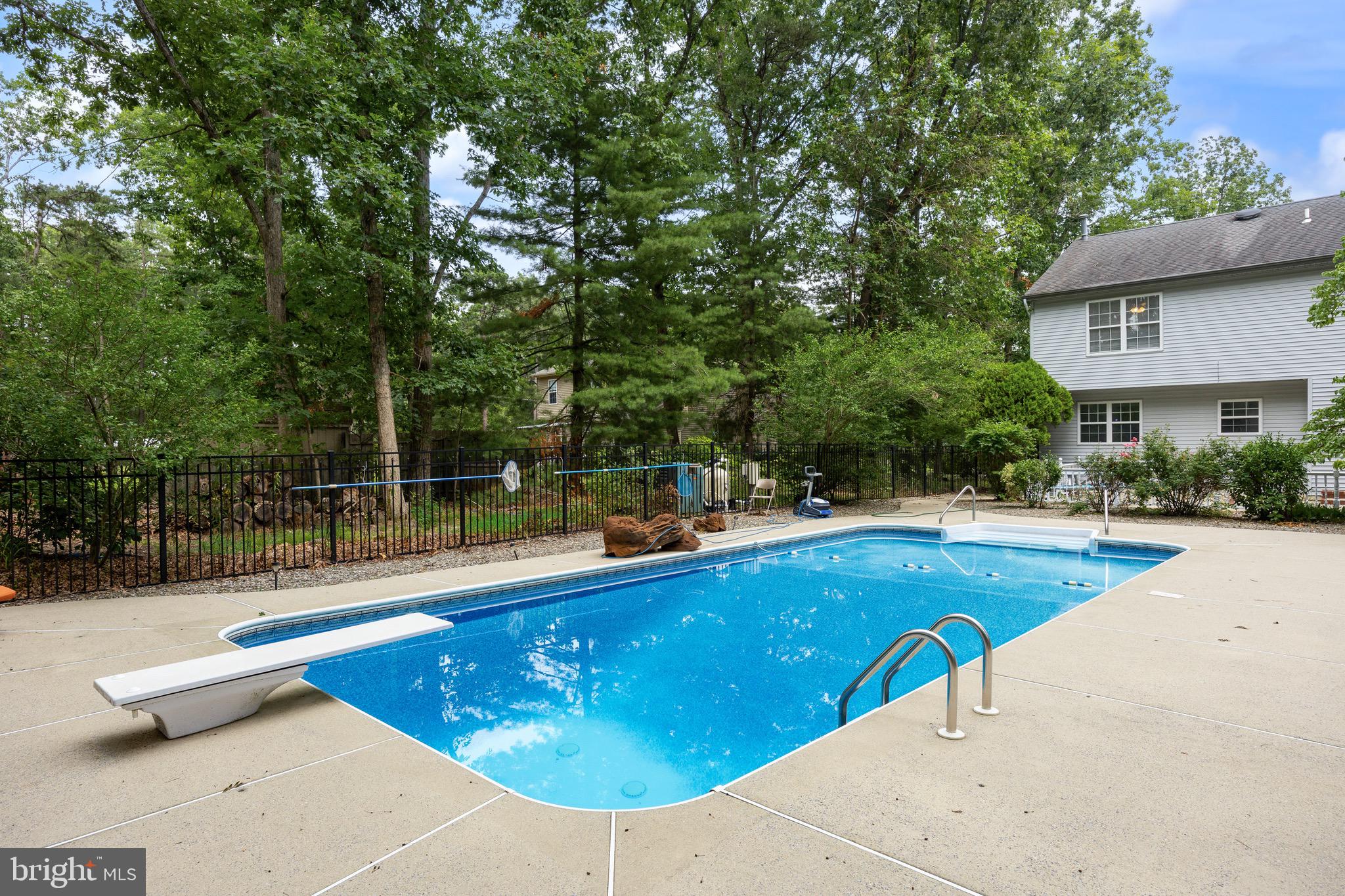 4 ARCADIAN DRIVE