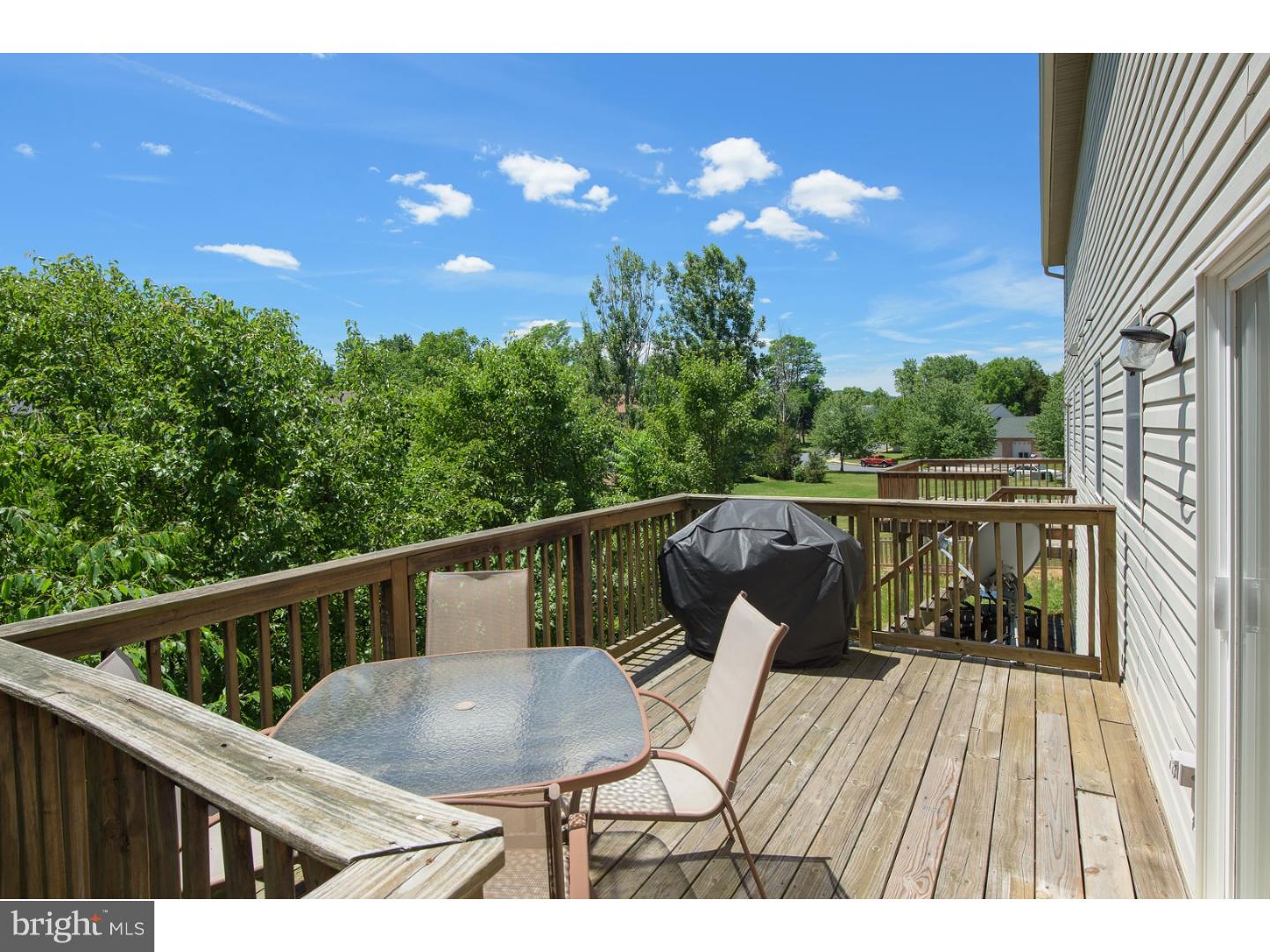 PONDVIEW - Residential