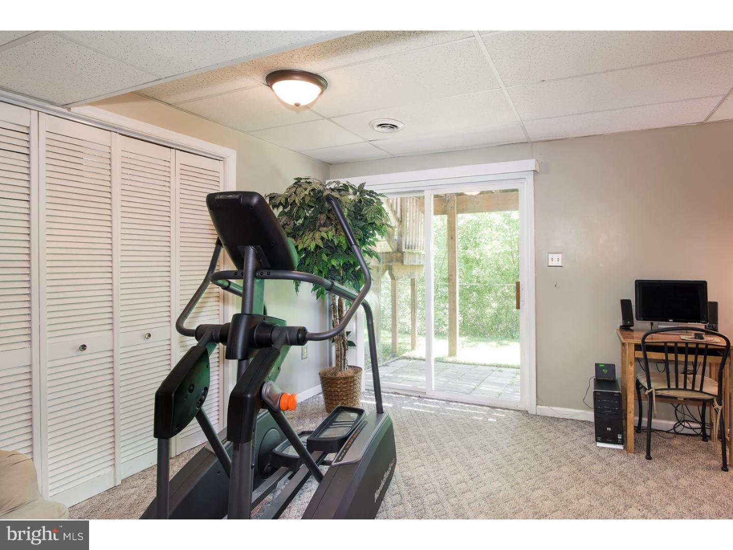 PONDVIEW - Residential