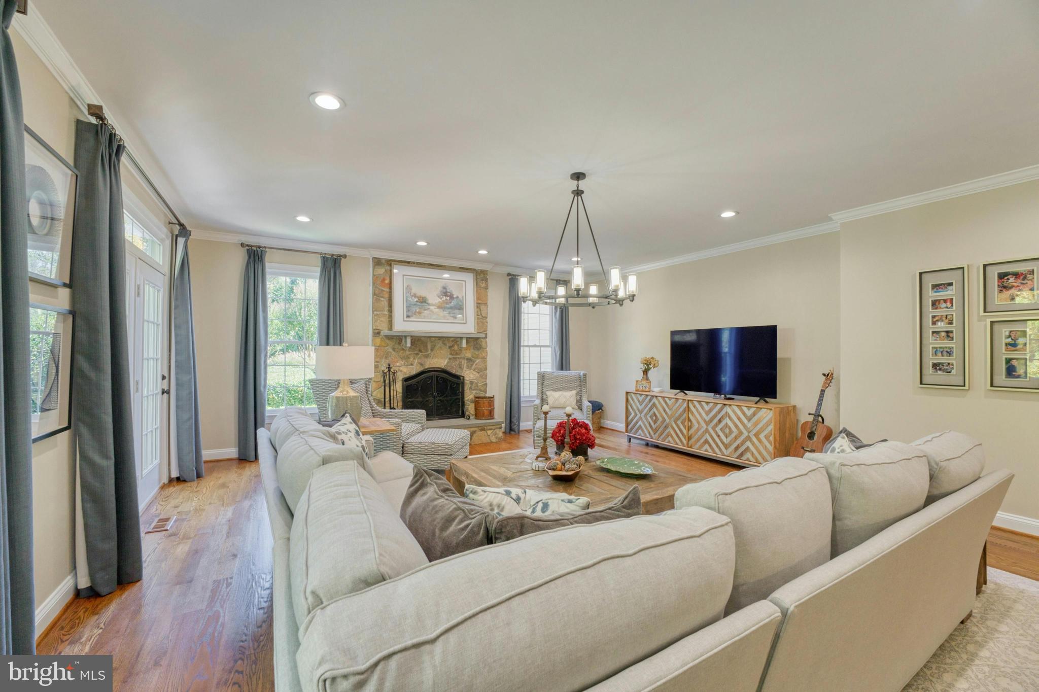 GOLDEN SPRINGS - Residential