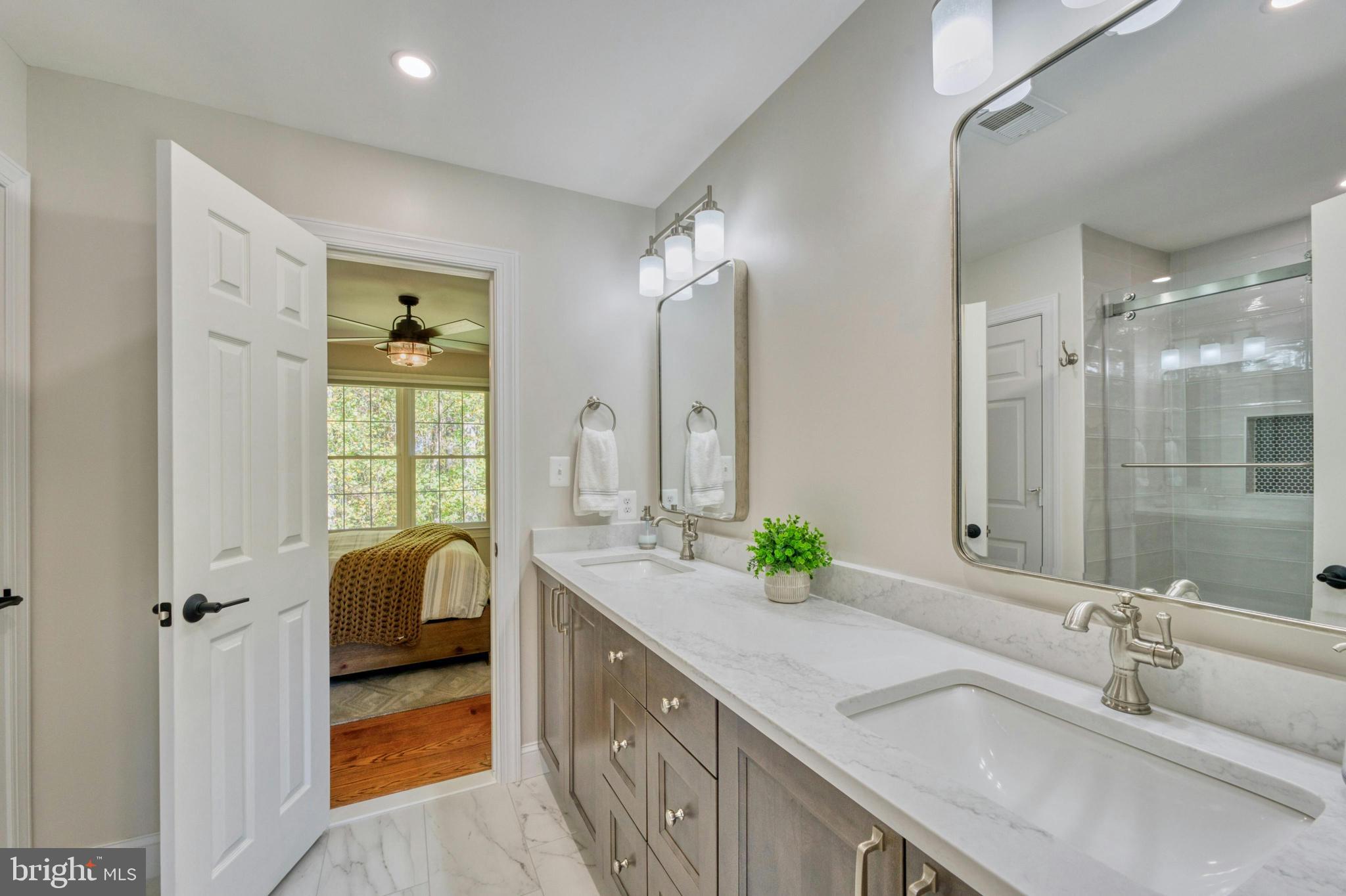 GOLDEN SPRINGS - Residential