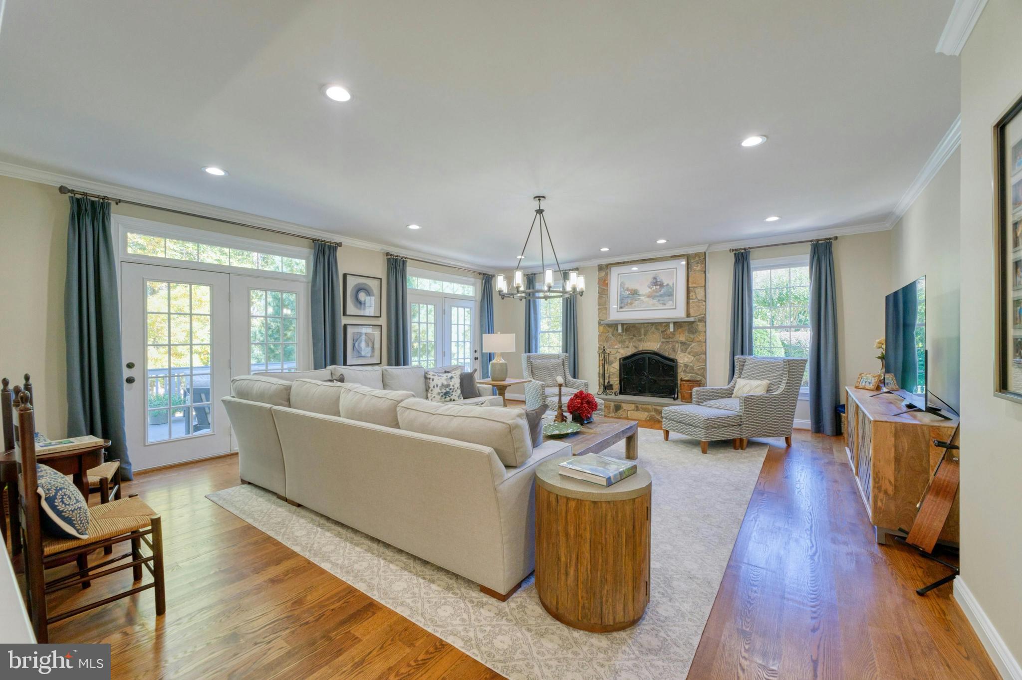 GOLDEN SPRINGS - Residential