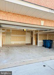 SOUTH RIDING - Residential Lease