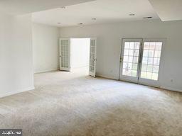 SOUTH RIDING - Residential Lease